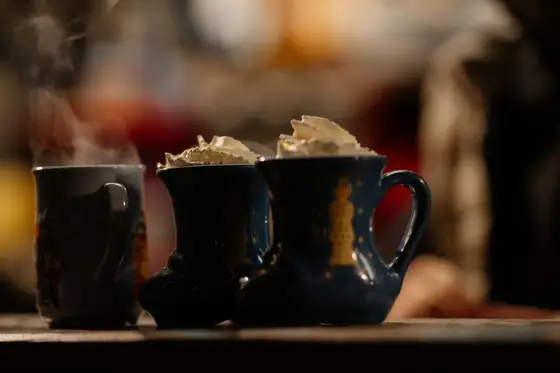 Glühwein mit Sahnehaube